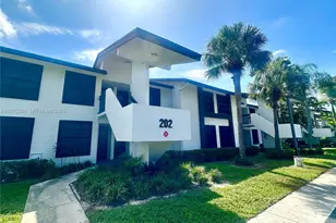 202 Lake Pointe Dr, Oakland Park, FL 33309 - Photo 13