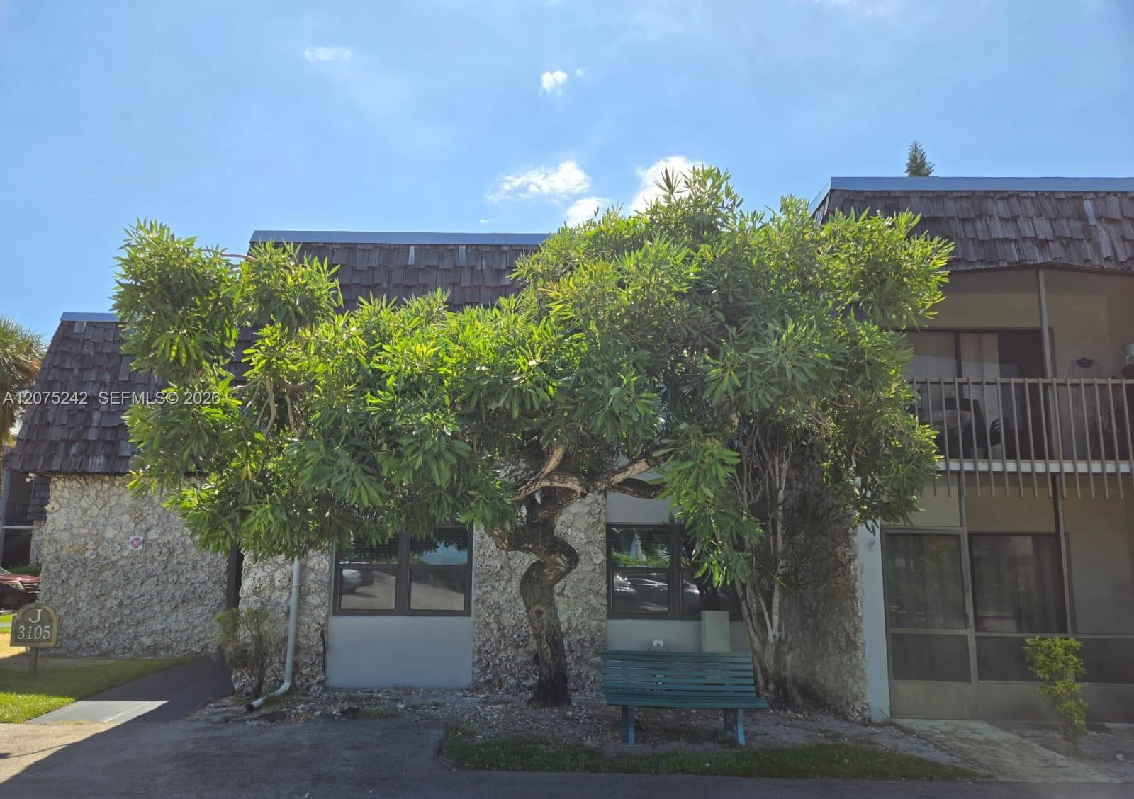 3105 Oakland Shores Dr #J101 main architectural view