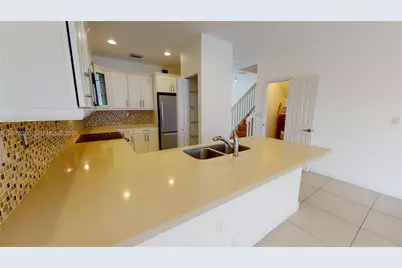 10428 NW 61st St, Doral, FL 33178 - Photo 45