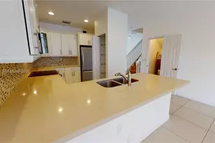 10428 NW 61st St, Doral, FL 33178 - Photo 45