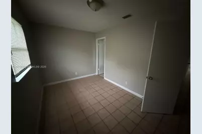 8220 SW 6th St, North Lauderdale, FL 33068 - Photo 5