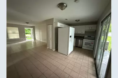 8220 SW 6th St, North Lauderdale, FL 33068 - Photo 3
