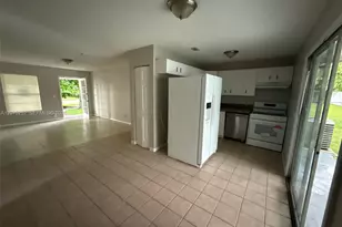8220 SW 6th St, North Lauderdale, FL 33068 - Photo 3