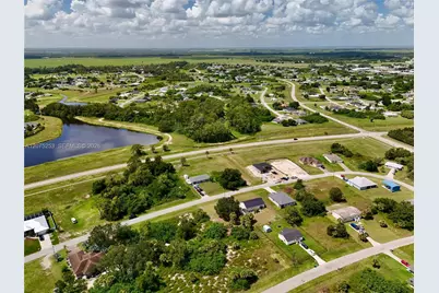 2038 S Montana Cir, Labelle, FL 33935 - Photo 41