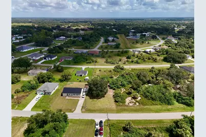 2038 S Montana Cir, Labelle, FL 33935 - Photo 17