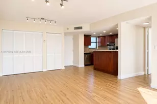 555 NE 30th St, Miami, FL 33137 - Photo 3