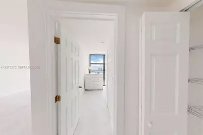 1000 W Island Blvd #1812, Aventura, FL 33160 - Photo 13