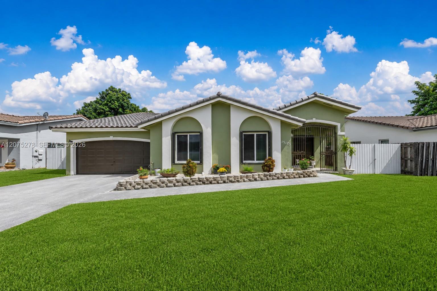 15123 SW 179th St - 15123 SW 179th St, Miami, FL 33187 Luxury Property | Jose Angel Pina