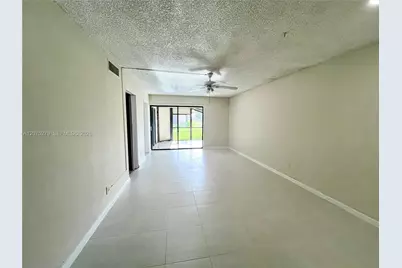 3252 Foxcroft Rd #104, Miramar, FL 33025 - Photo 5