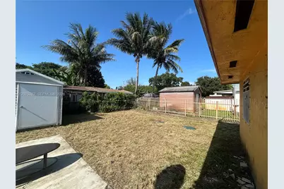 2421 NW 99th Ter #2, Miami, FL 33147 - Photo 23