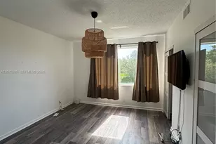 8207 San Carlos Cir, Tamarac, FL 33321 - Photo 11