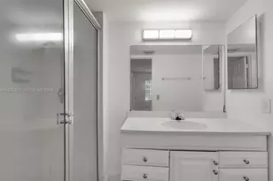 426 NE 210th Cir Terrace, Miami, FL 33179 - Photo 15
