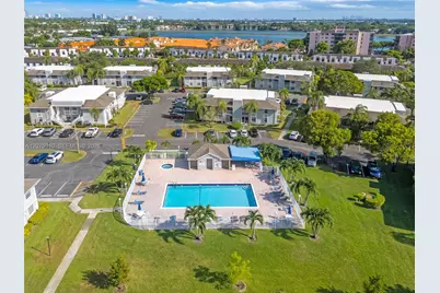 426 NE 210th Cir Ter #103-2, Miami, FL 33179 - Photo 25