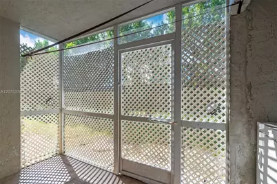 426 NE 210th Cir Ter #103-2, Miami, FL 33179 - Photo 21