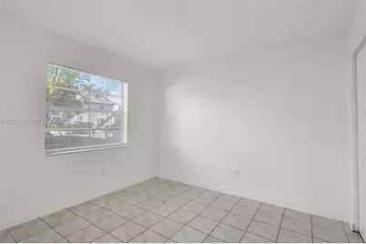 426 NE 210th Cir Ter #103-2, Miami, FL 33179 - Photo 19