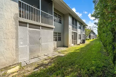 426 NE 210th Cir Ter #103-2, Miami, FL 33179 - Photo 23
