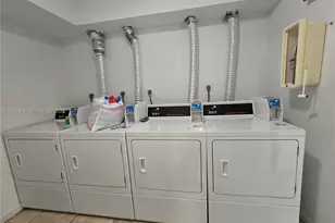 6940 Miami Gardens Dr, Hialeah, FL 33015 - Photo 21