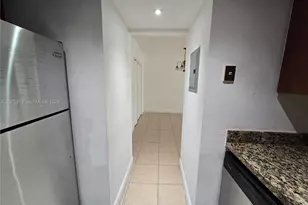 6940 Miami Gardens Dr, Hialeah, FL 33015 - Photo 9