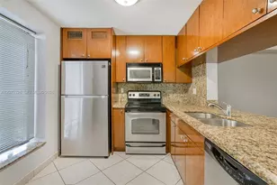 709 Gardens Dr, Pompano Beach, FL 33069 - Photo 11