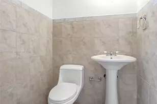 275 W 13th St, Hialeah, FL 33010 - Photo 35