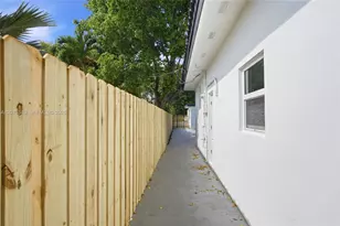 275 W 13th St, Hialeah, FL 33010 - Photo 47
