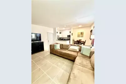 761 NE 199th St #202, Miami, FL 33179 - Photo 3