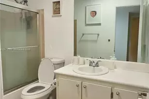 761 NE 199th St, Miami, FL 33179 - Photo 19