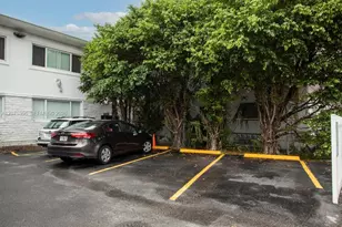 320 85th St, Miami Beach, FL 33141 - Photo 9