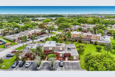 1110 W Fairway Rd, Pembroke Pines, FL 33026 - Photo 85