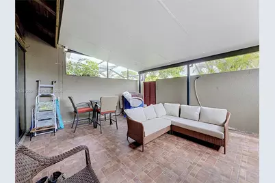 1110 W Fairway Rd, Pembroke Pines, FL 33026 - Photo 63