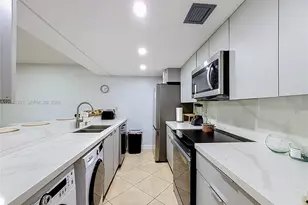 1110 W Fairway Rd, Pembroke Pines, FL 33026 - Photo 17