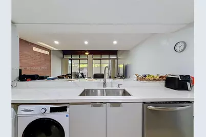 1110 W Fairway Rd, Pembroke Pines, FL 33026 - Photo 21