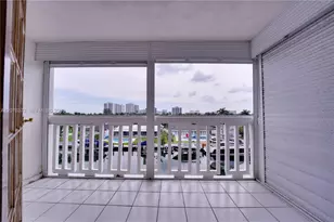 455 Paradise Isle Blvd, Hallandale Beach, FL 33009 - Photo 25