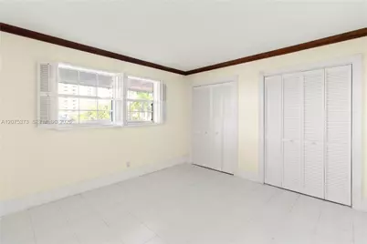455 Paradise Isle Blvd #402, Hallandale Beach, FL 33009 - Photo 15