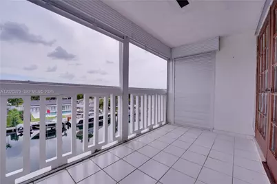 455 Paradise Isle Blvd #402, Hallandale Beach, FL 33009 - Photo 27