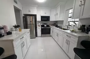 201 Freedom Ct, Deerfield Beach, FL 33442 - Photo 3