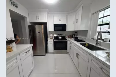201 Freedom Ct #201, Deerfield Beach, FL 33442 - Photo 5