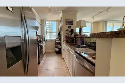 1155 Brickell Bay Dr #2310, Miami, FL 33131 - Photo 9