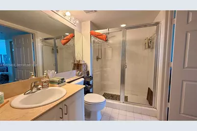 1155 Brickell Bay Dr #2310, Miami, FL 33131 - Photo 29
