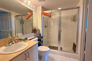 1155 Brickell Bay Dr, Miami, FL 33131 - Photo 29