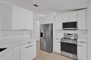 4114 Sapphire St, Weston, FL 33331 - Photo 3