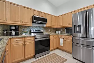 370 Carrington Dr, Weston, FL 33326 - Photo 11