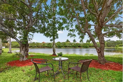 370 Carrington Dr, Weston, FL 33326 - Photo 3