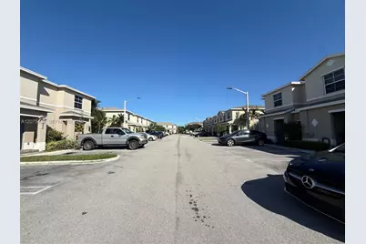 488 NE 5th Ter, Florida City, FL 33034 - Photo 5