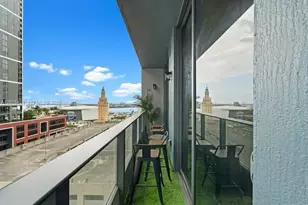 121 NE 5th St, Miami, FL 33132 - Photo 15