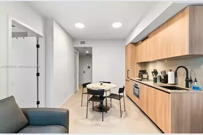121 NE 5th St #1711, Miami, FL 33132 - Photo 3