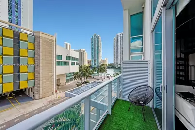 300 S Biscayne Blvd #L-432, Miami, FL 33131 - Photo 7