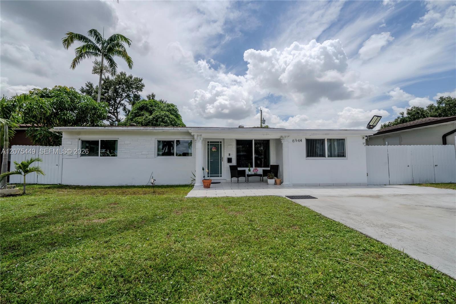 6944 SW 10th Ct - 6944 SW 10th Ct, Pembroke Pines, FL 33023 Luxury Property | Jose Angel Pina