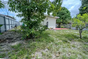 6944 SW 10th Ct, Pembroke Pines, FL 33023 - Photo 33