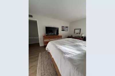 2420 Diana Dr #402, Hallandale Beach, FL 33009 - Photo 9